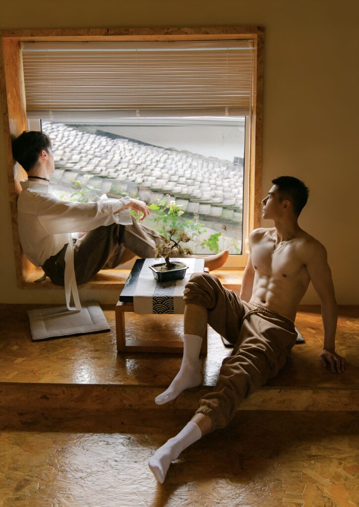 Một Cuộc Đời, Hai Thế Giới